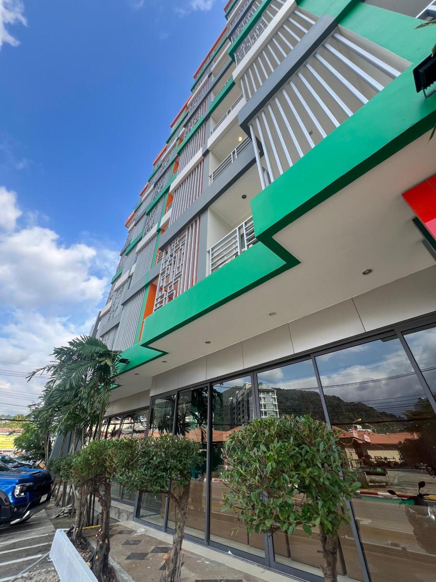 Zephyr Grand Hotel Patong Exterior foto