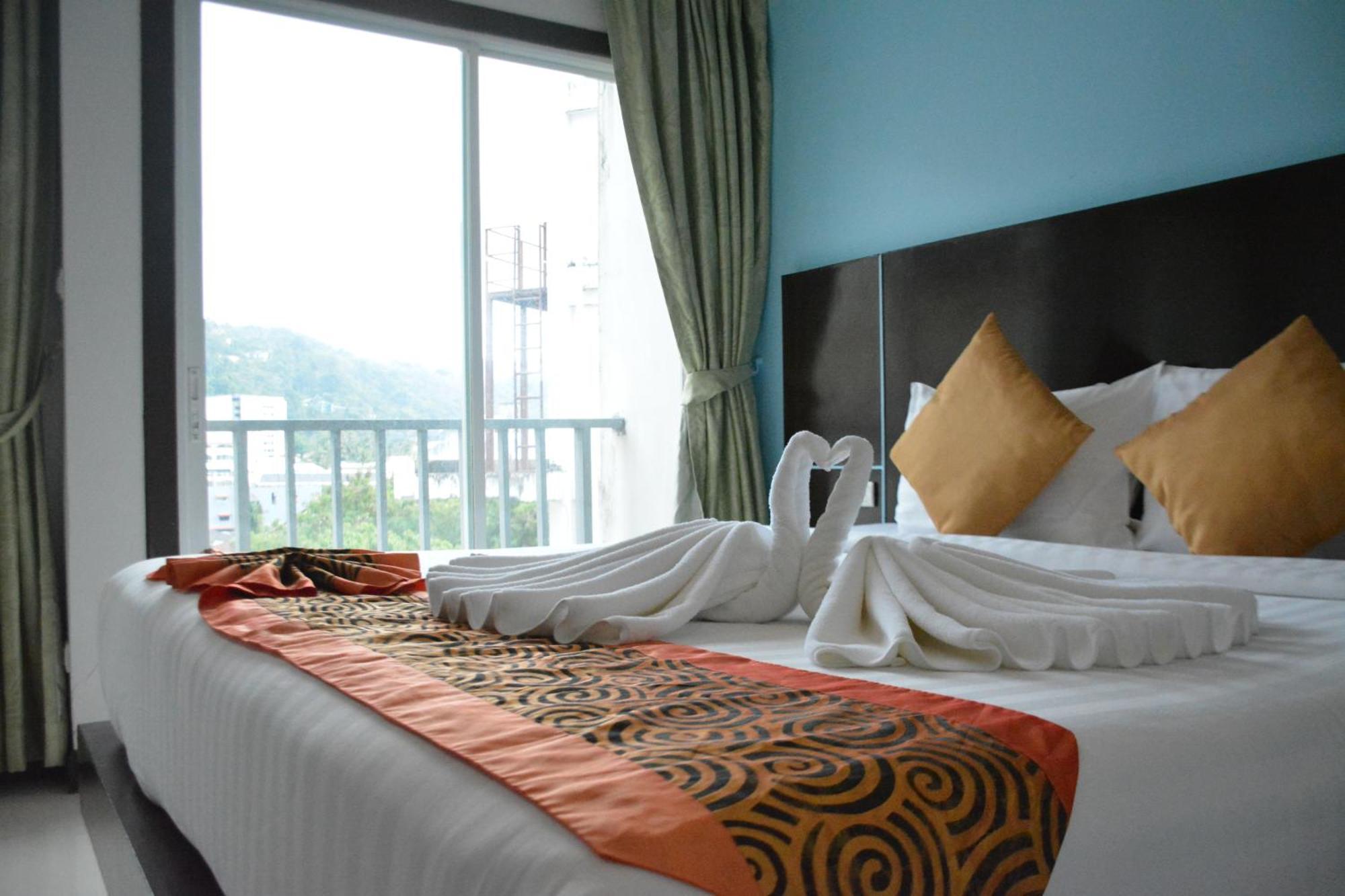 Zephyr Grand Hotel Patong Exterior foto