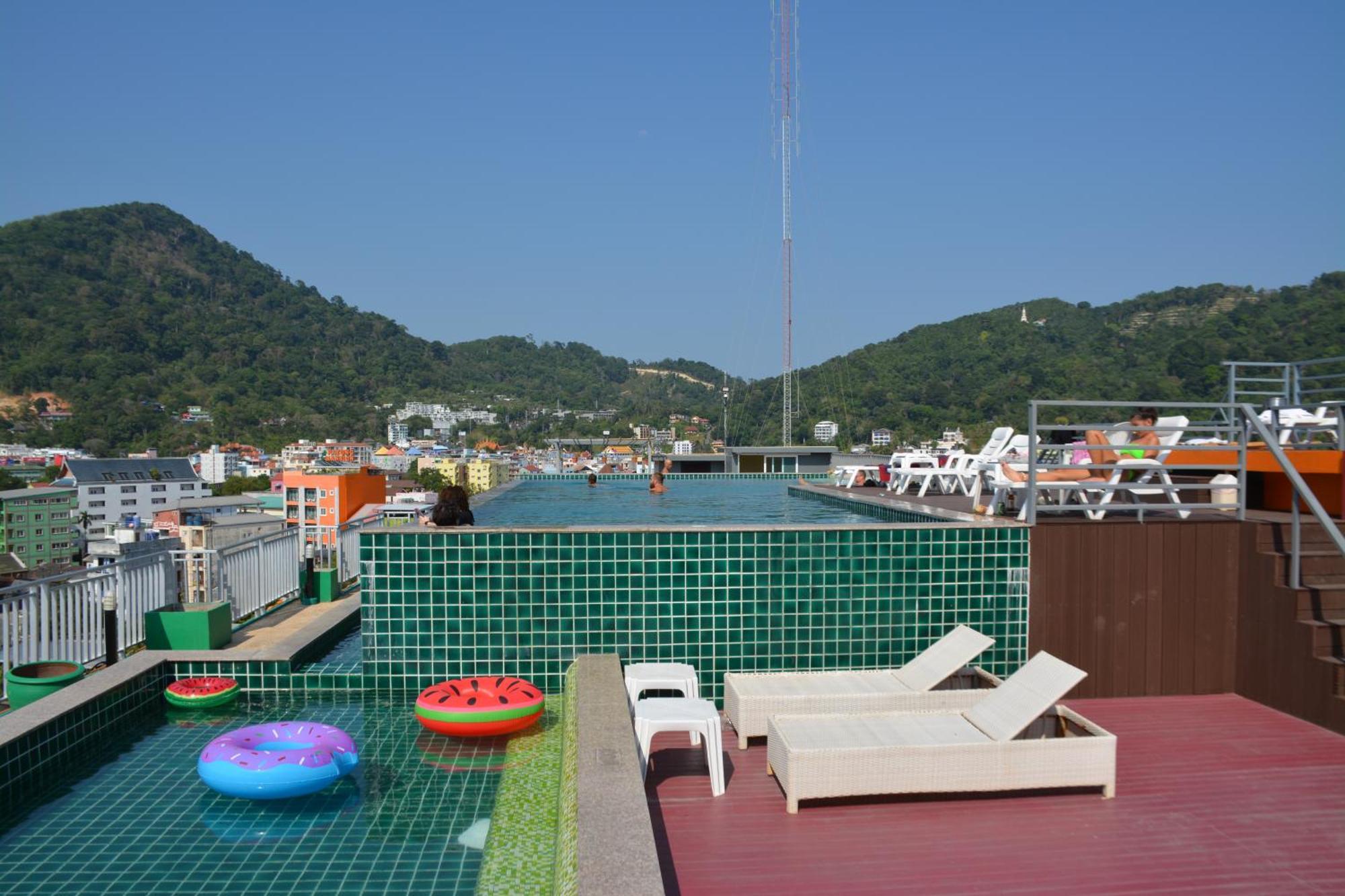 Zephyr Grand Hotel Patong Exterior foto